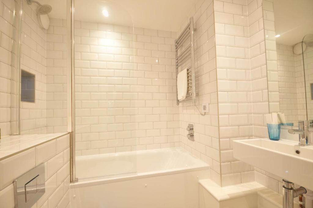 The Square Apartment