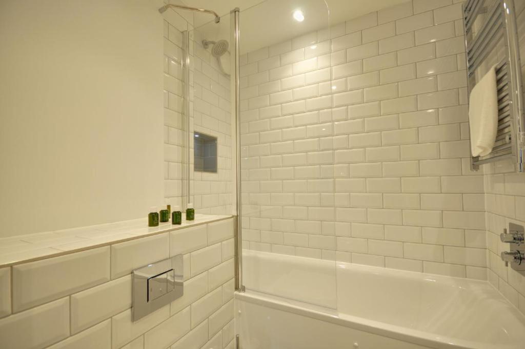 The Square Apartment *