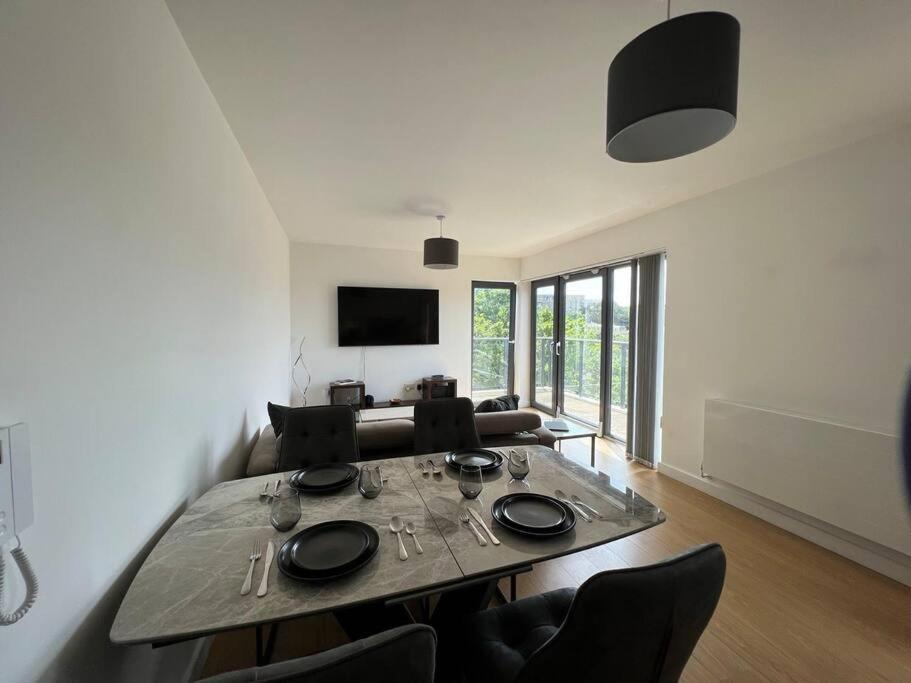 2 Bedroom Modern City Centre Bournemouth Apartment *