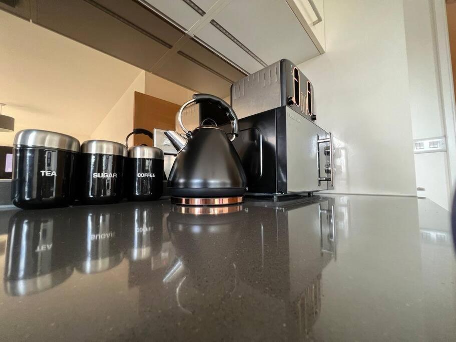 2 Bedroom Modern City Centre Bournemouth Apartment Apartment