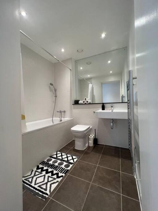 2 Bedroom Modern City Centre Bournemouth Apartment Bournemouth