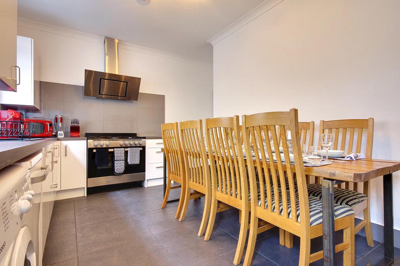 7 Palms * Bournemouth