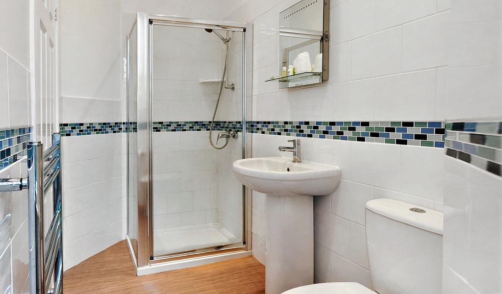 Cavendish Central 4*
