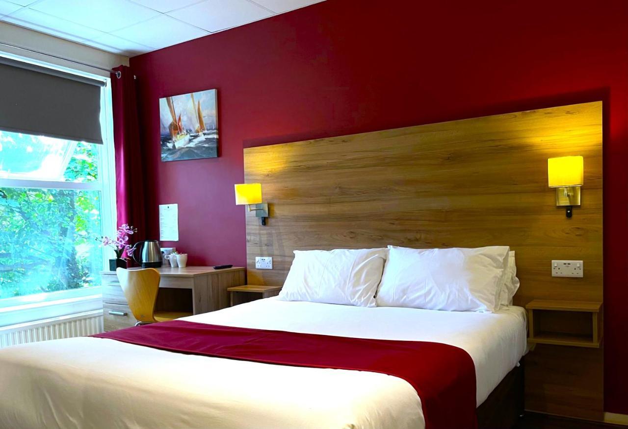 Piccadilly Hotel
