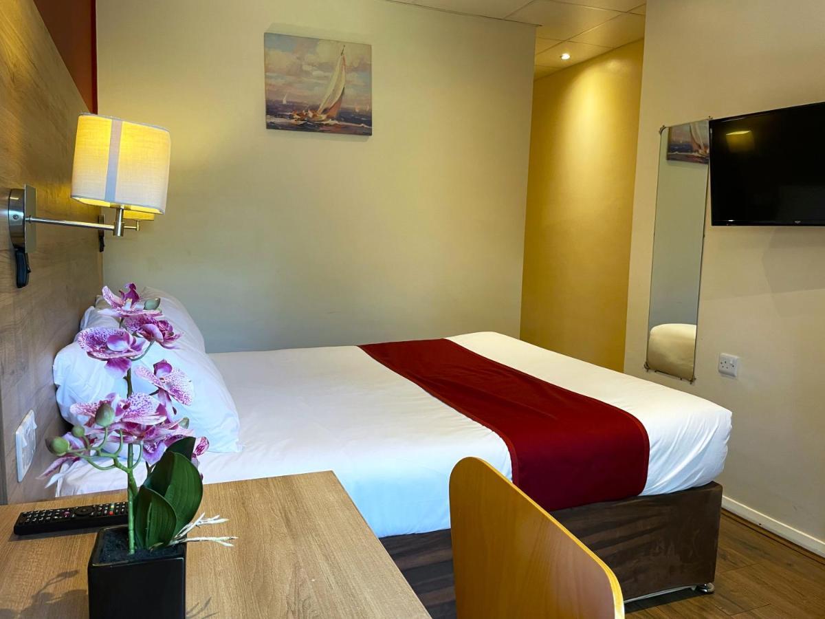 Piccadilly Hotel 3*