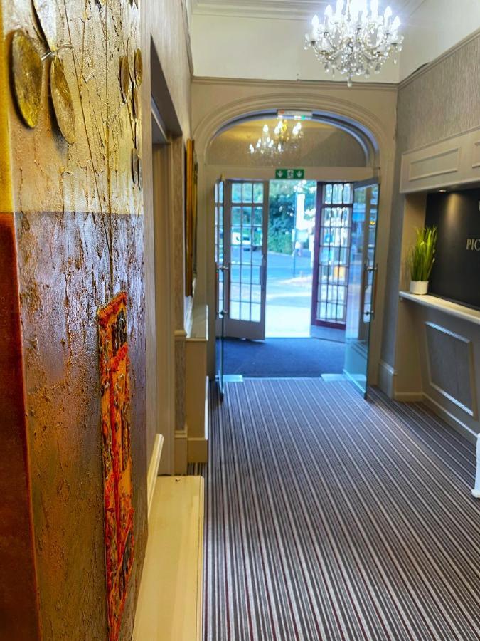 Piccadilly Hotel 3*