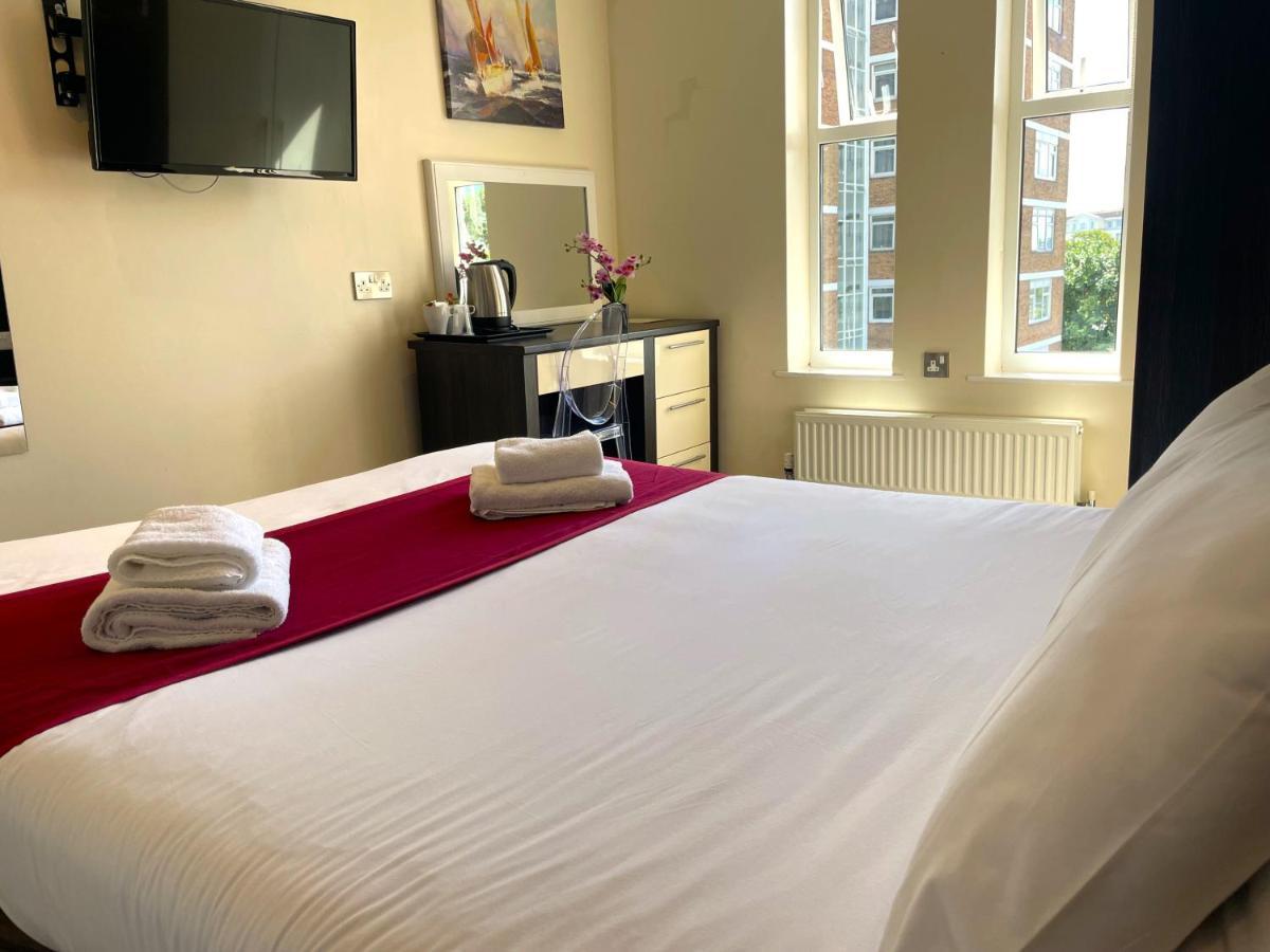 Piccadilly Hotel 3*