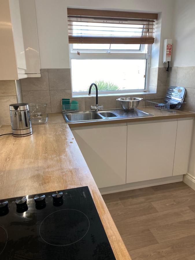 Apartment Beachside Retreat 3 Bedroom 3 Bathroom Seaside With Parking *