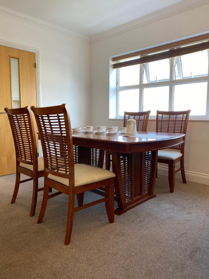 Beachside Retreat 3 Bedroom 3 Bathroom Seaside With Parking * Bournemouth