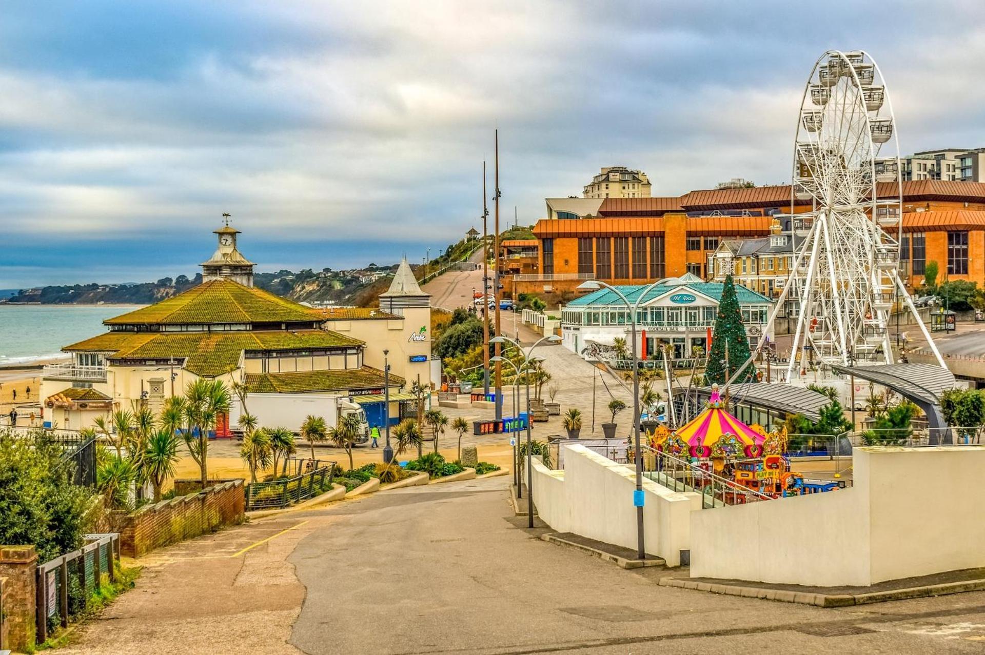 Beachside Retreat 3 Bedroom 3 Bathroom Seaside With Parking * Bournemouth