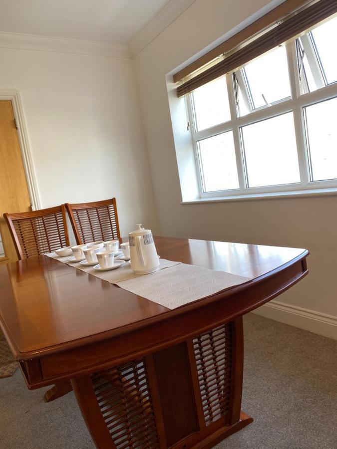 Apartment Beachside Retreat 3 Bedroom 3 Bathroom Seaside With Parking Bournemouth