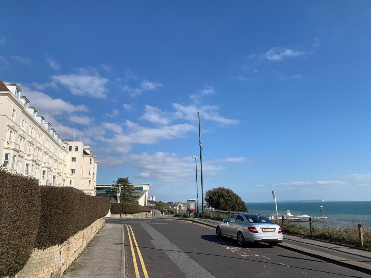 Beachside Retreat 3 Bedroom 3 Bathroom Seaside With Parking Apartment