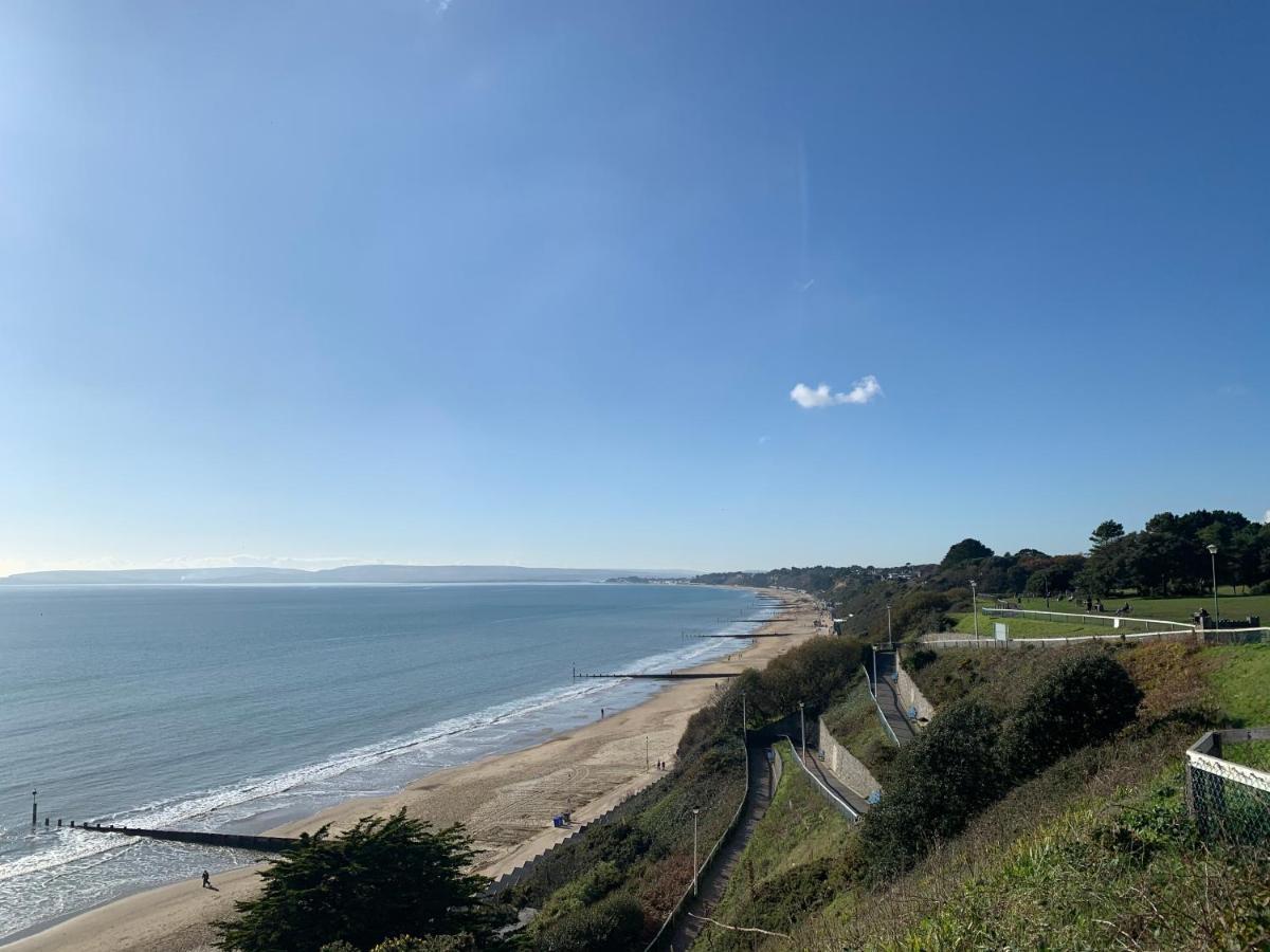 Beachside Retreat 3 Bedroom 3 Bathroom Seaside With Parking
