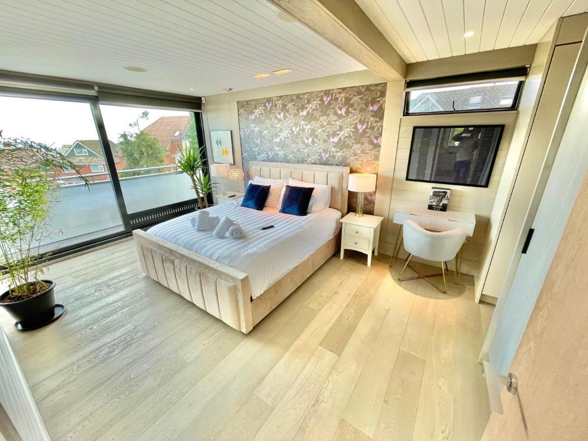 The - Stunning Sea View Penthouse Bournemouth