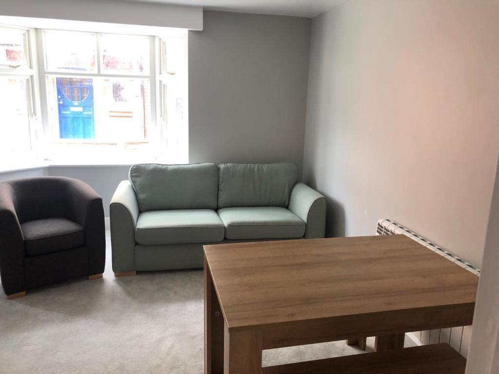 New Ground Floor 2 Bed Flat Close To The *