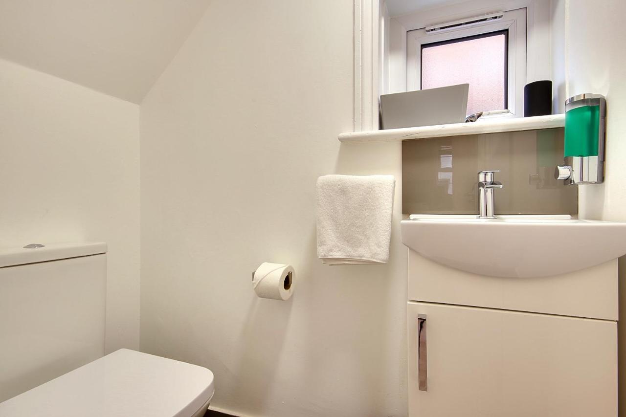7 Palms * Bournemouth