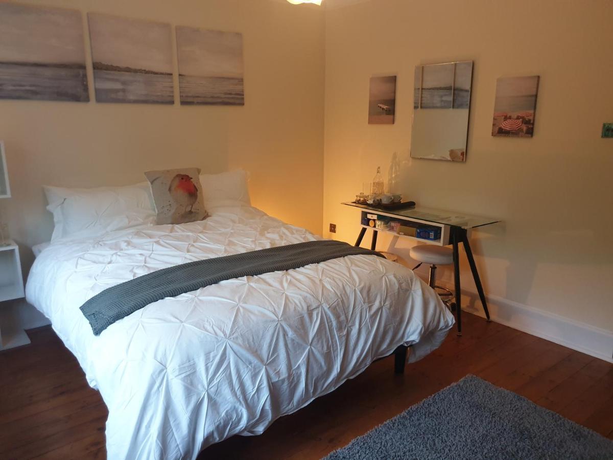 Guest house Little Robin Gate - Free Parking - - 10 Min Walk To Train Station Bournemouth