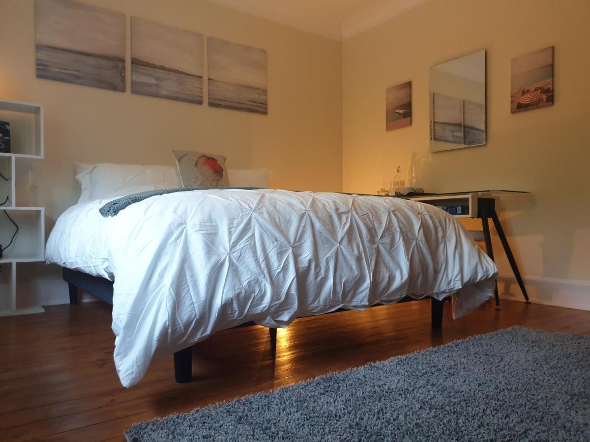 Little Robin Gate - Free Parking - - 10 Min Walk To Train Station