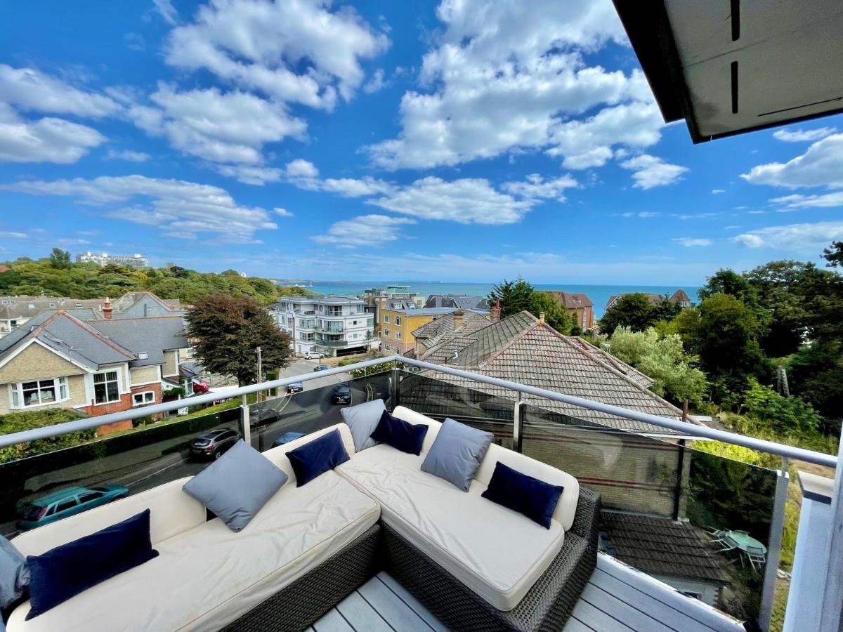 The - Stunning Sea View Penthouse Apartment *