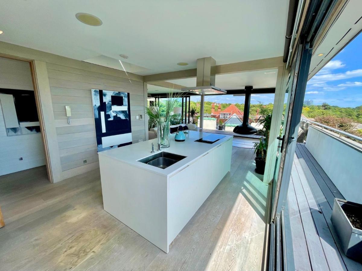 The - Stunning Sea View Penthouse Apartment Bournemouth