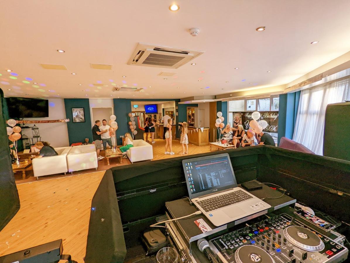 Celebrity East Cliff By Villare 3*