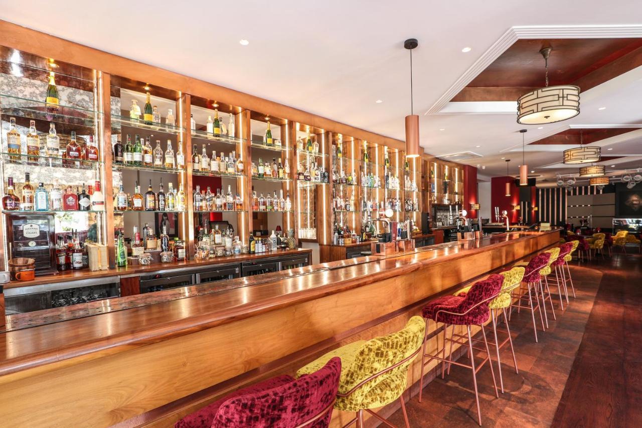 Royal Exeter Hotel