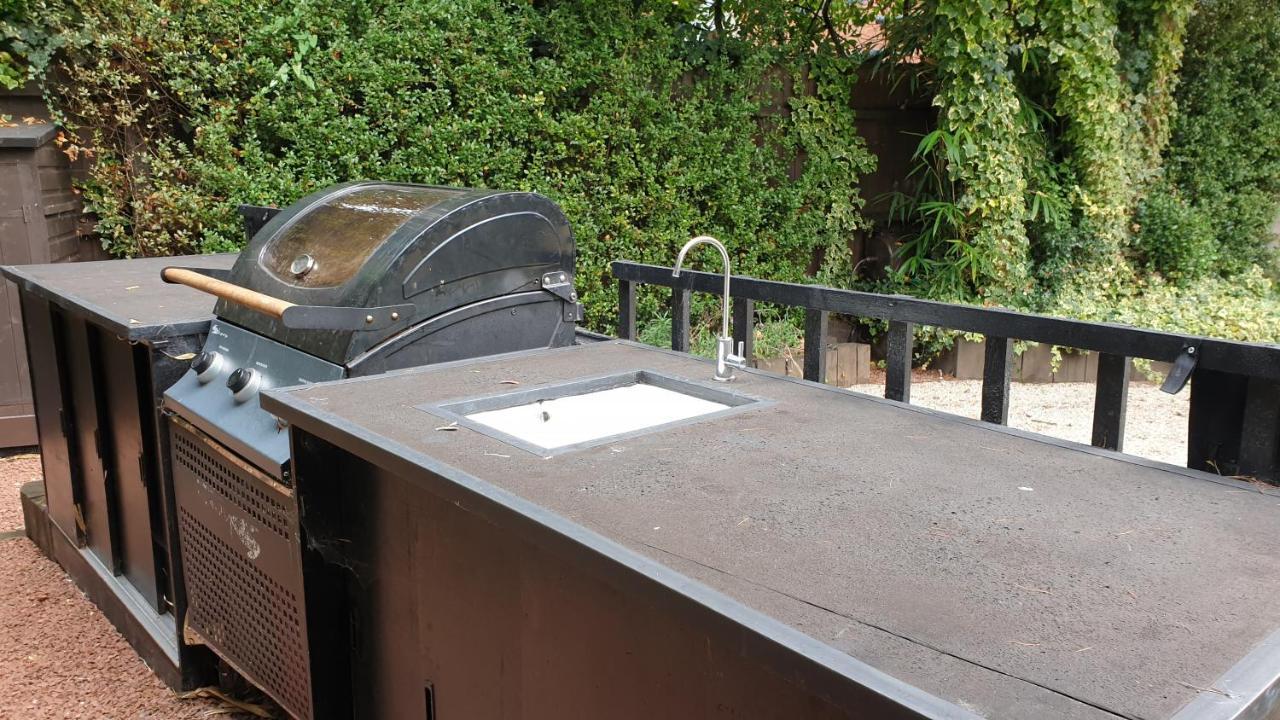 Guest house Little Robin Gate - Free Parking - - 10 Min Walk To Train Station