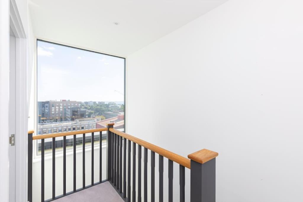 Immaculate Penthouse-sea & Cityscape Views+balcony Bournemouth