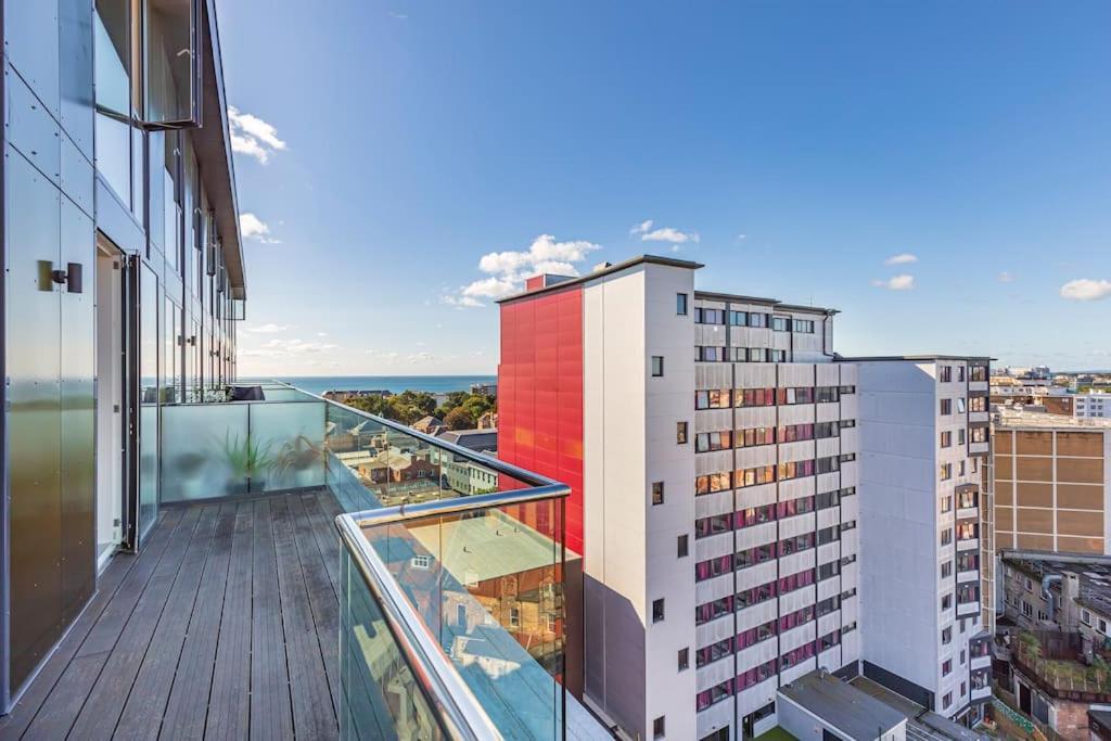 Apartment Immaculate Penthouse-sea & Cityscape Views+balcony Bournemouth