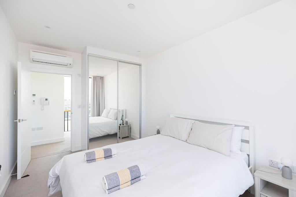 Apartment Immaculate Penthouse-sea & Cityscape Views+balcony *