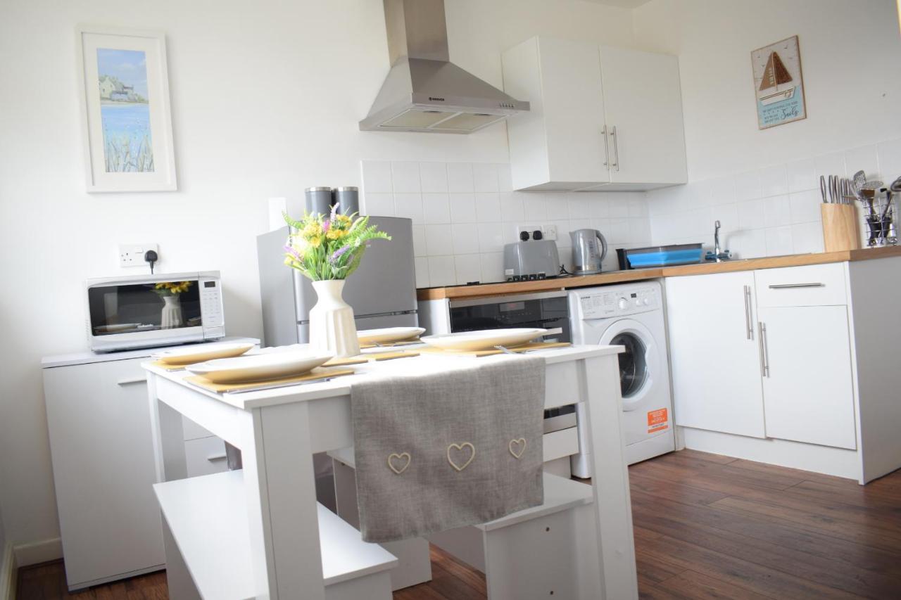 The Bay Beach Apartment