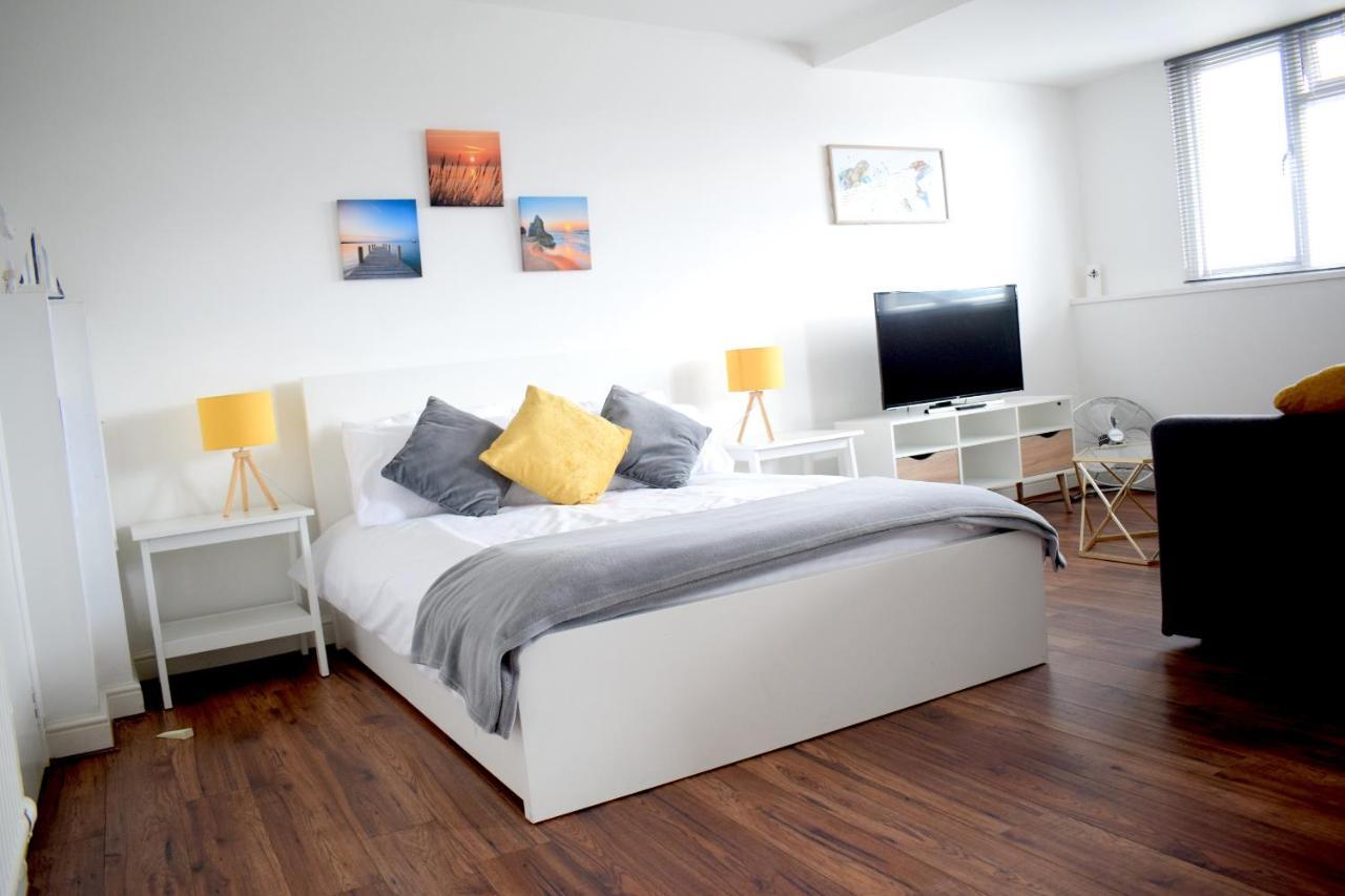 The Bay Beach Apartment