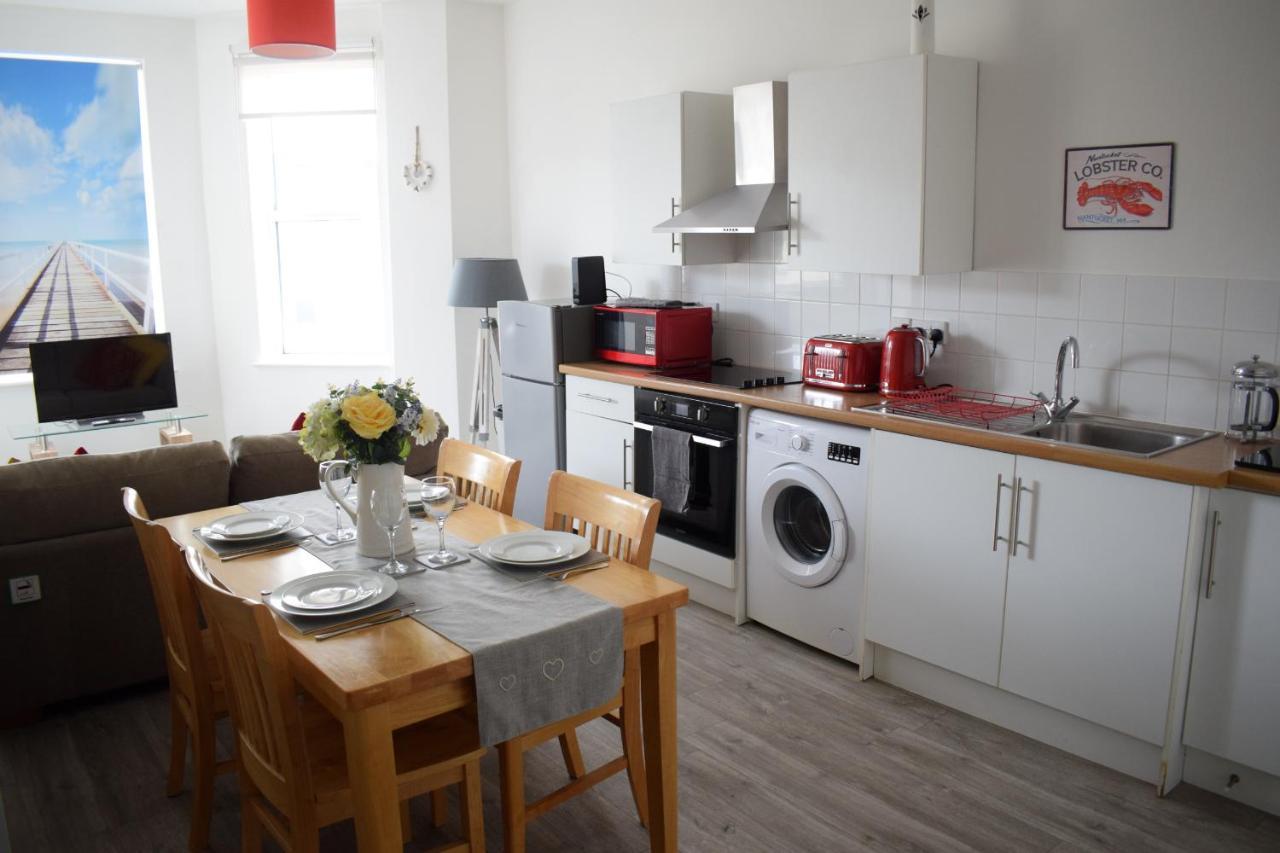 The Bay Beach Apartment *