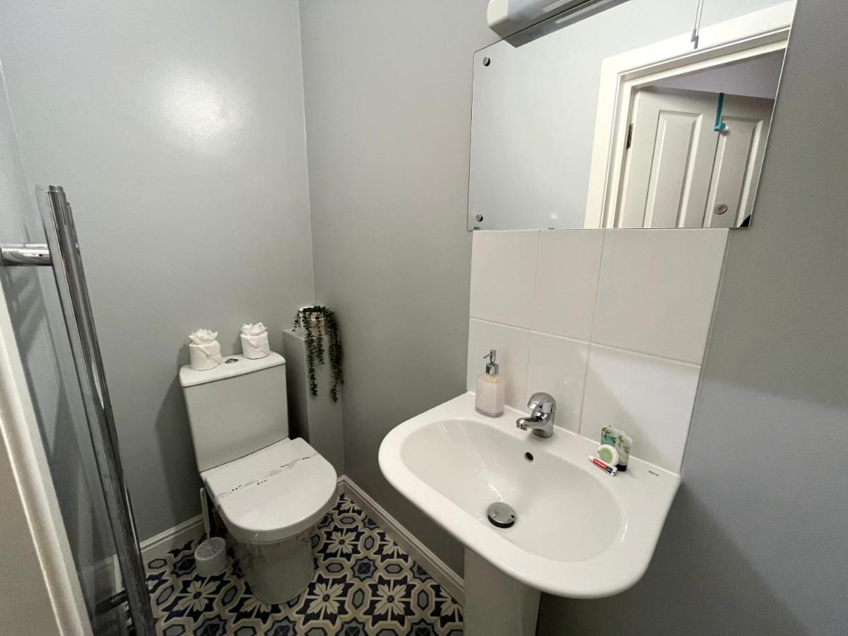 Alumhurst Road, Apartment *