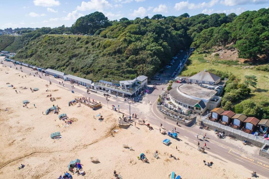 New Ground Floor Apartment, 4 Mins Walk To Beach Apartment *