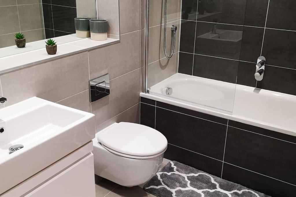 New Ground Floor Apartment, 4 Mins Walk To Beach Bournemouth