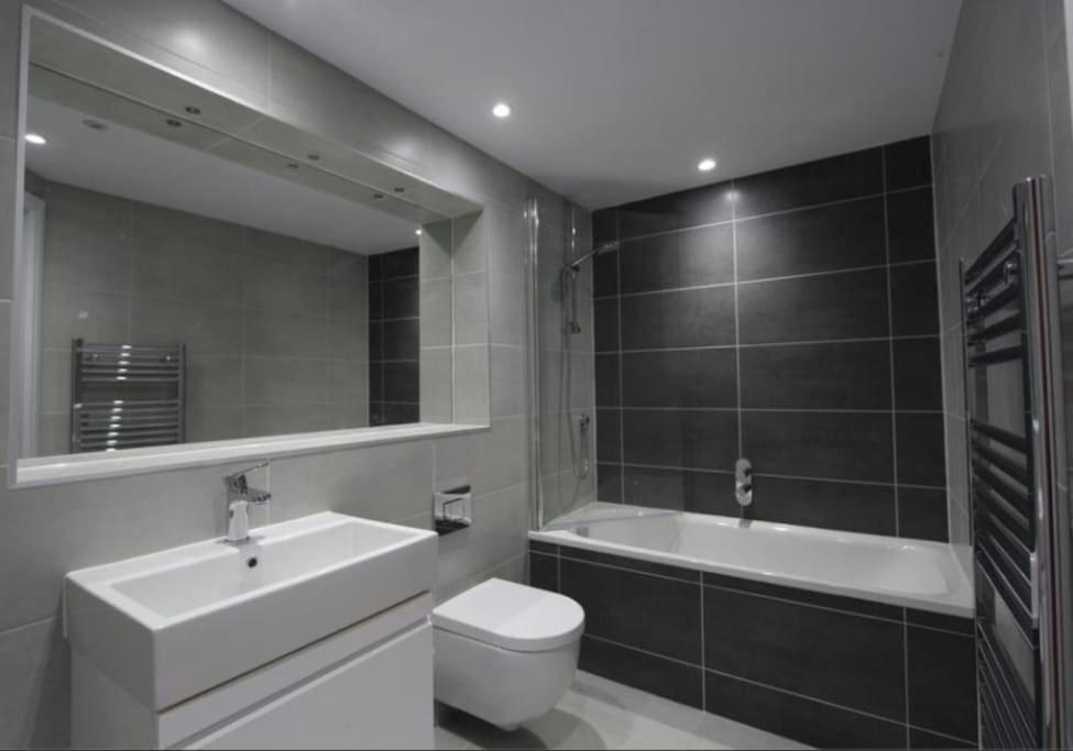 Apartment New Ground Floor Apartment, 4 Mins Walk To Beach *