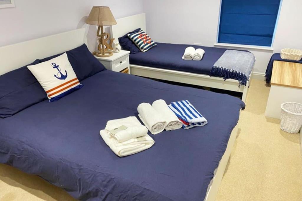 New Ground Floor Apartment, 4 Mins Walk To Beach