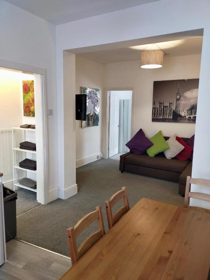 Entire Floor 2 Bedrooms On Westcliff Apartment *