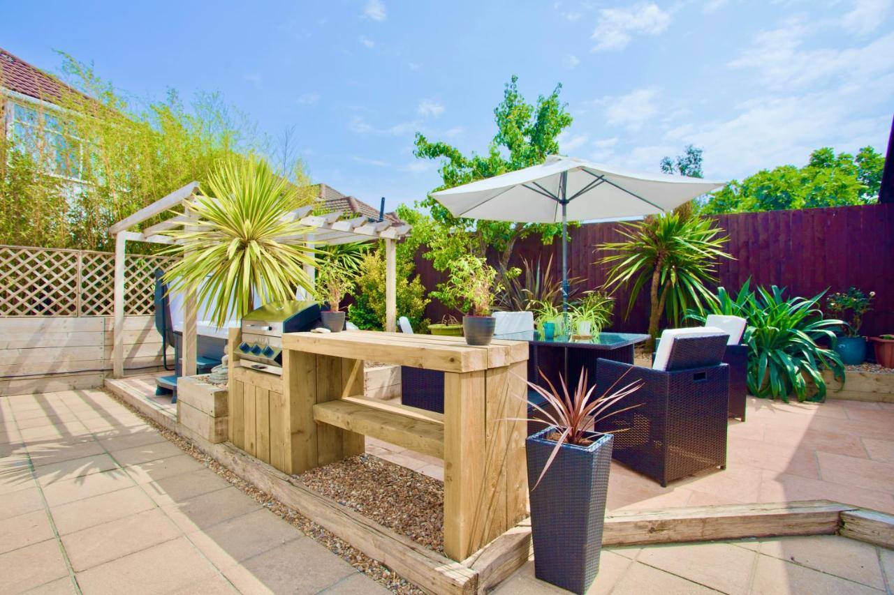 Luxury - Hot Tub - Pool Table - Gym - Sauna - Cinema - Free Parking - Close To Holiday home *