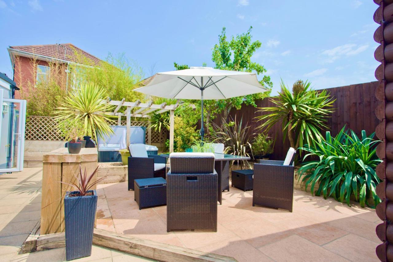 Luxury - Hot Tub - Pool Table - Gym - Sauna - Cinema - Free Parking - Close To * Bournemouth