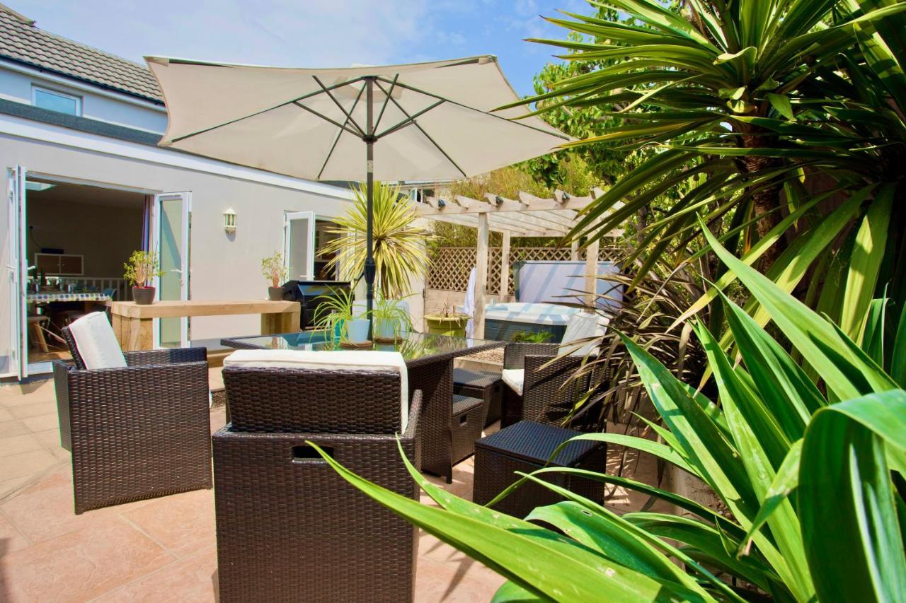 Luxury - Hot Tub - Pool Table - Gym - Sauna - Cinema - Free Parking - Close To Holiday home *