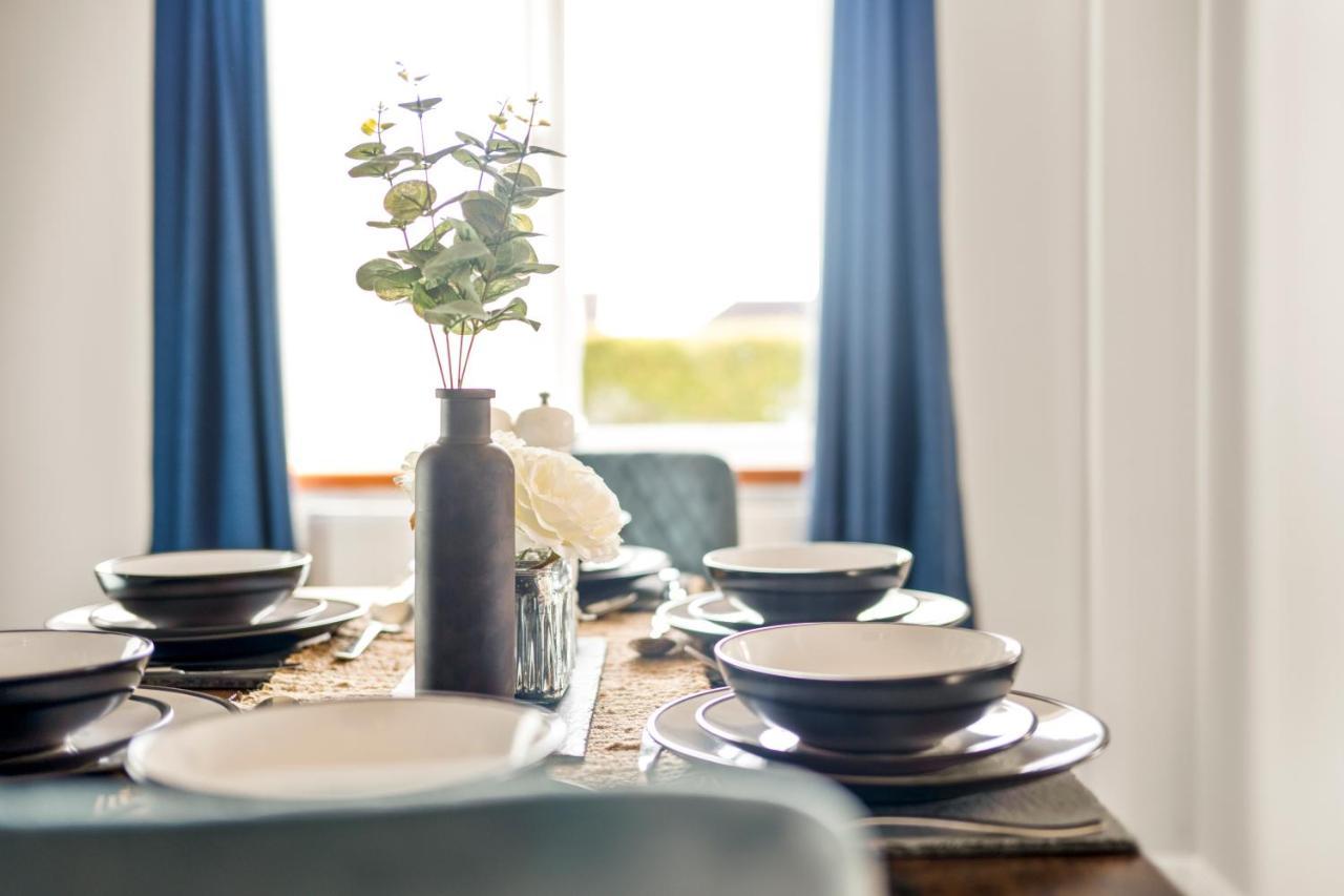 Stylish & Convenient 4br House W/ Garden & Parking Holiday home