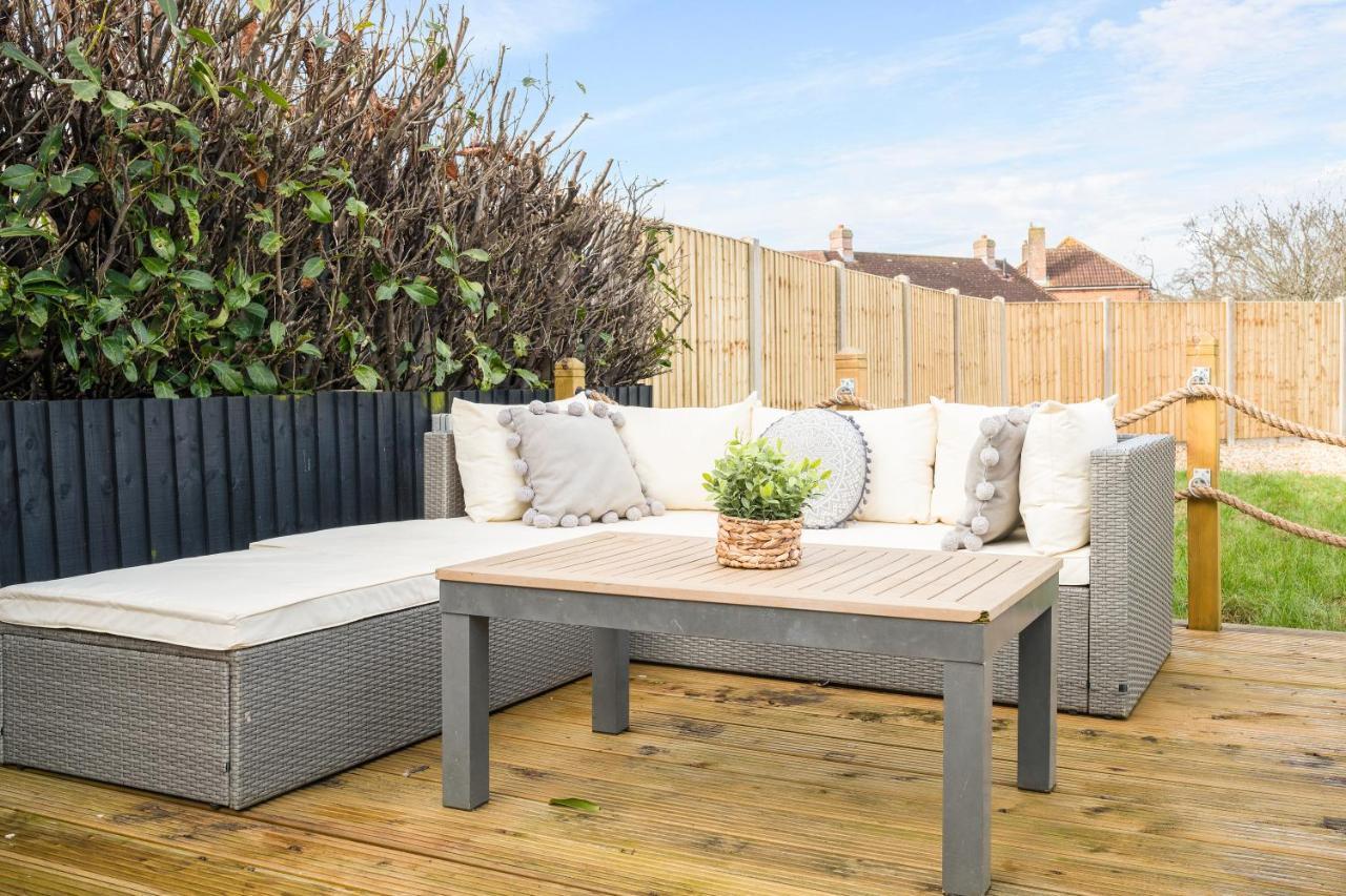 Stylish & Convenient 4br House W/ Garden & Parking Bournemouth