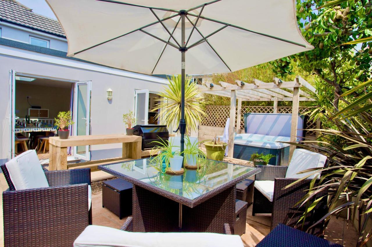 Holiday home Luxury - Hot Tub - Pool Table - Gym - Sauna - Cinema - Free Parking - Close To *