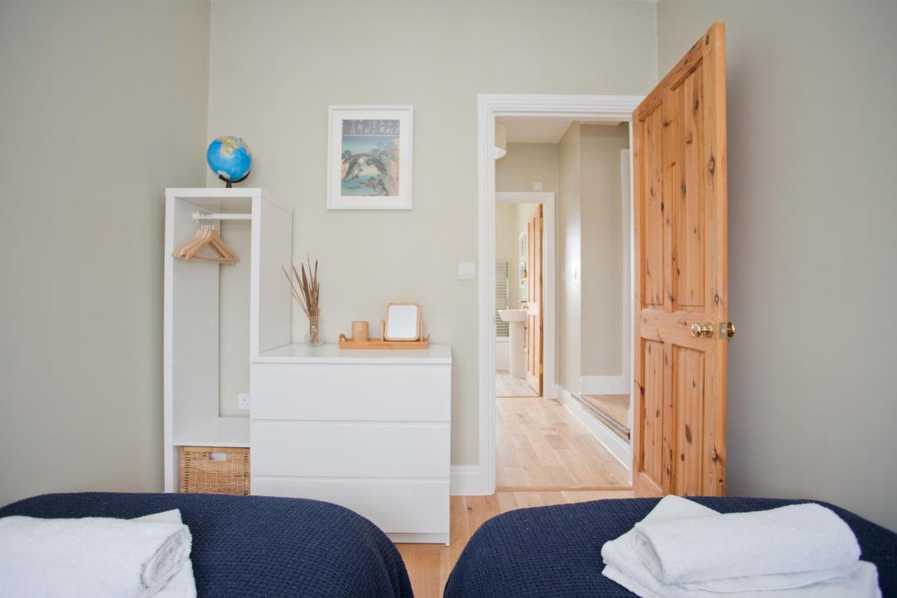 Luxury - Hot Tub - Pool Table - Gym - Sauna - Cinema - Free Parking - Close To Holiday home *