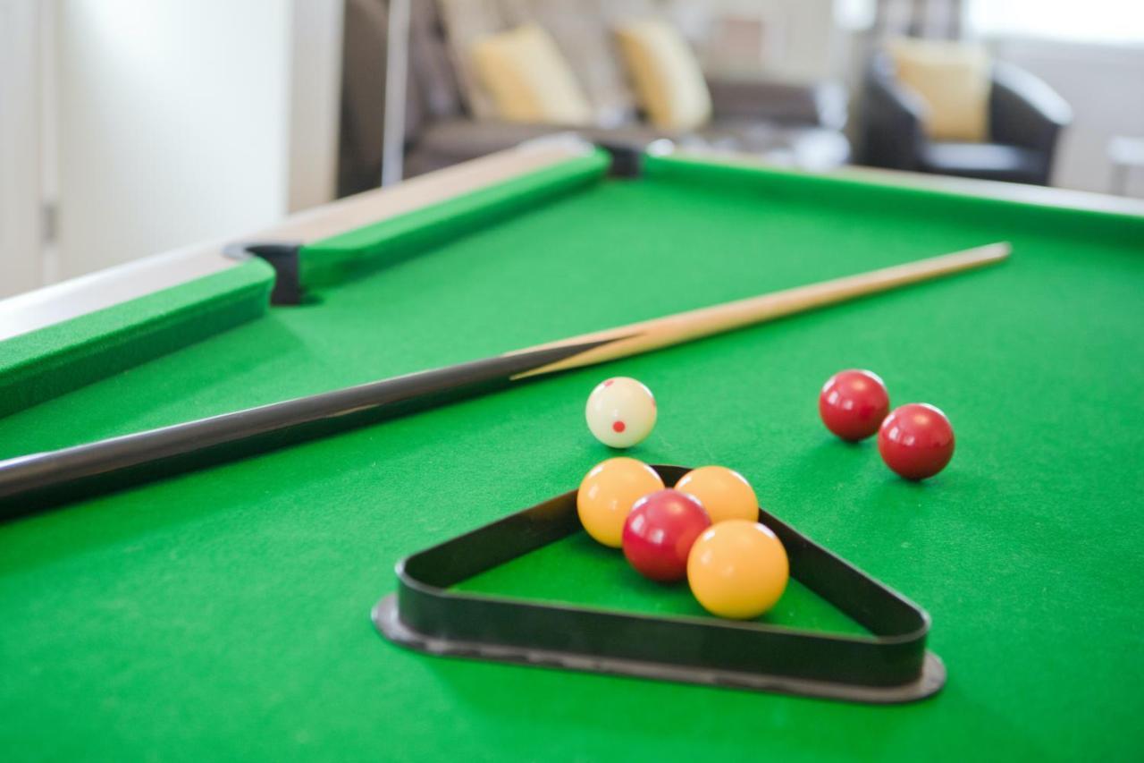 Holiday home Luxury - Hot Tub - Pool Table - Gym - Sauna - Cinema - Free Parking - Close To *