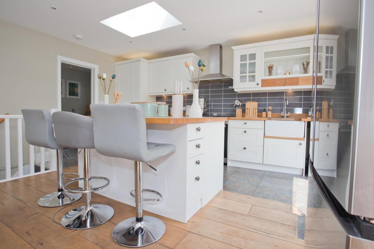 Luxury - Hot Tub - Pool Table - Gym - Sauna - Cinema - Free Parking - Close To * Bournemouth