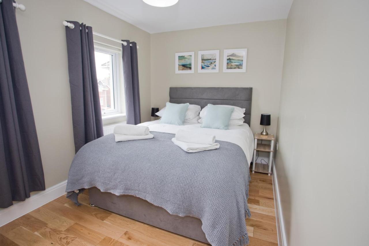 Holiday home Luxury - Hot Tub - Pool Table - Gym - Sauna - Cinema - Free Parking - Close To Bournemouth
