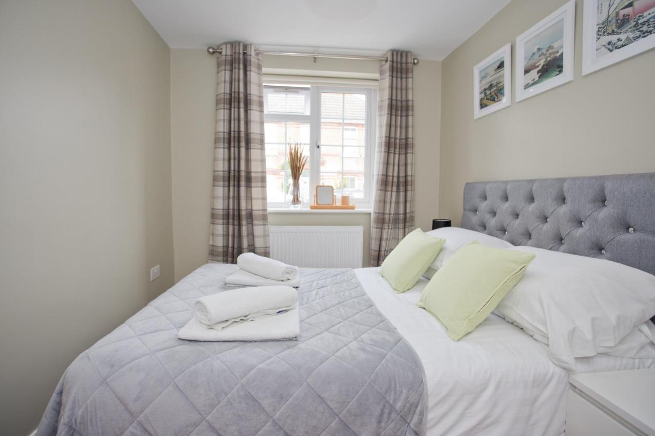 Luxury - Hot Tub - Pool Table - Gym - Sauna - Cinema - Free Parking - Close To * Bournemouth